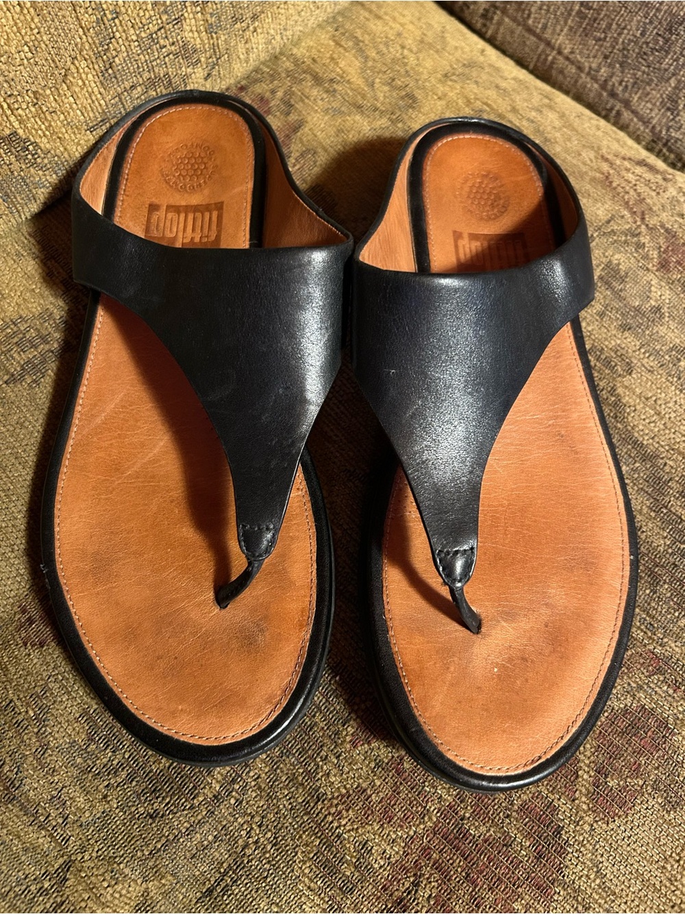 FitFlop Lulu leather thong sandals black, size 8